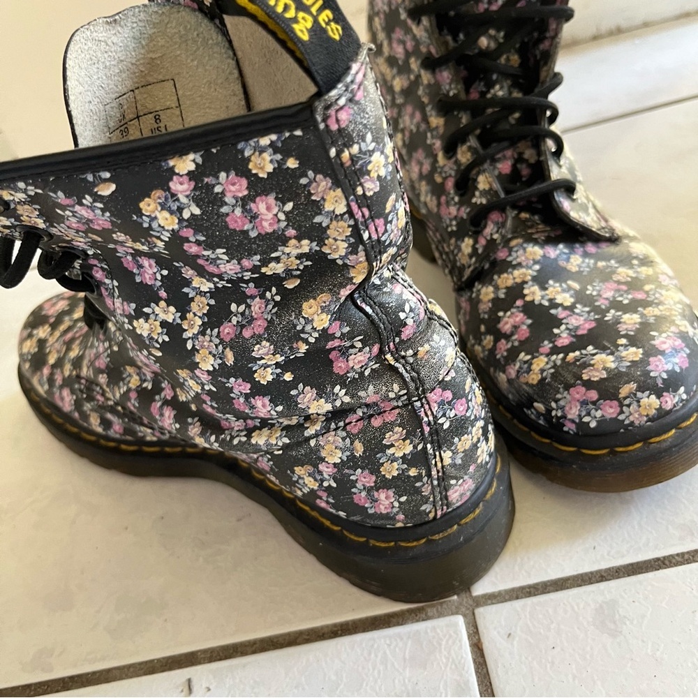 Dr Martens 1460 Pascal Mini Tydee Black Leather Floral Rare Boots Size Uk 6 US 8 - Picture 6 of 8
